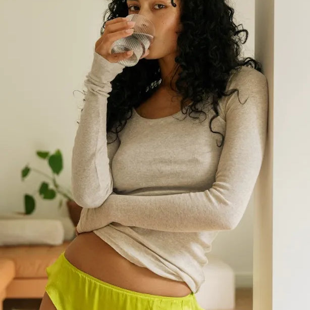 Hydration Hacks for Your Cycle: How Drinking Right Can Reduce Bloating During Periods