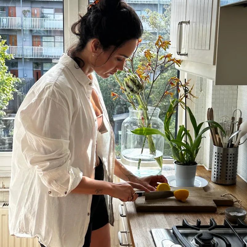 Gut Health and Your Cycle: How to Reduce Bloating During Periods With Probiotics and Herbs