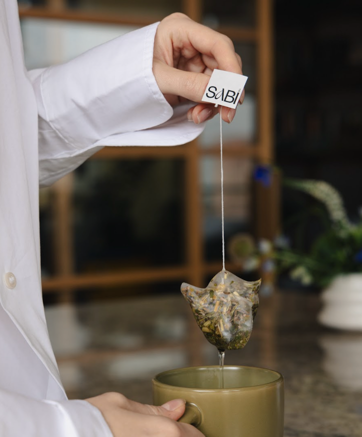 Adaptogens Explained: The Science, the Stress, and the Rituals That Work for Us