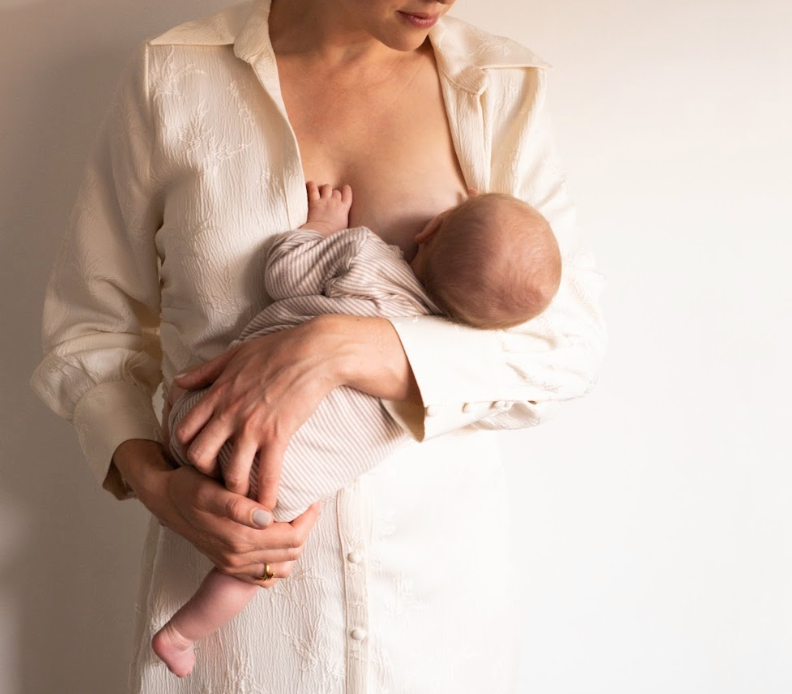Comfy & Chic: The Best Loungewear Gifts for Breastfeeding Mums from UK Brands
