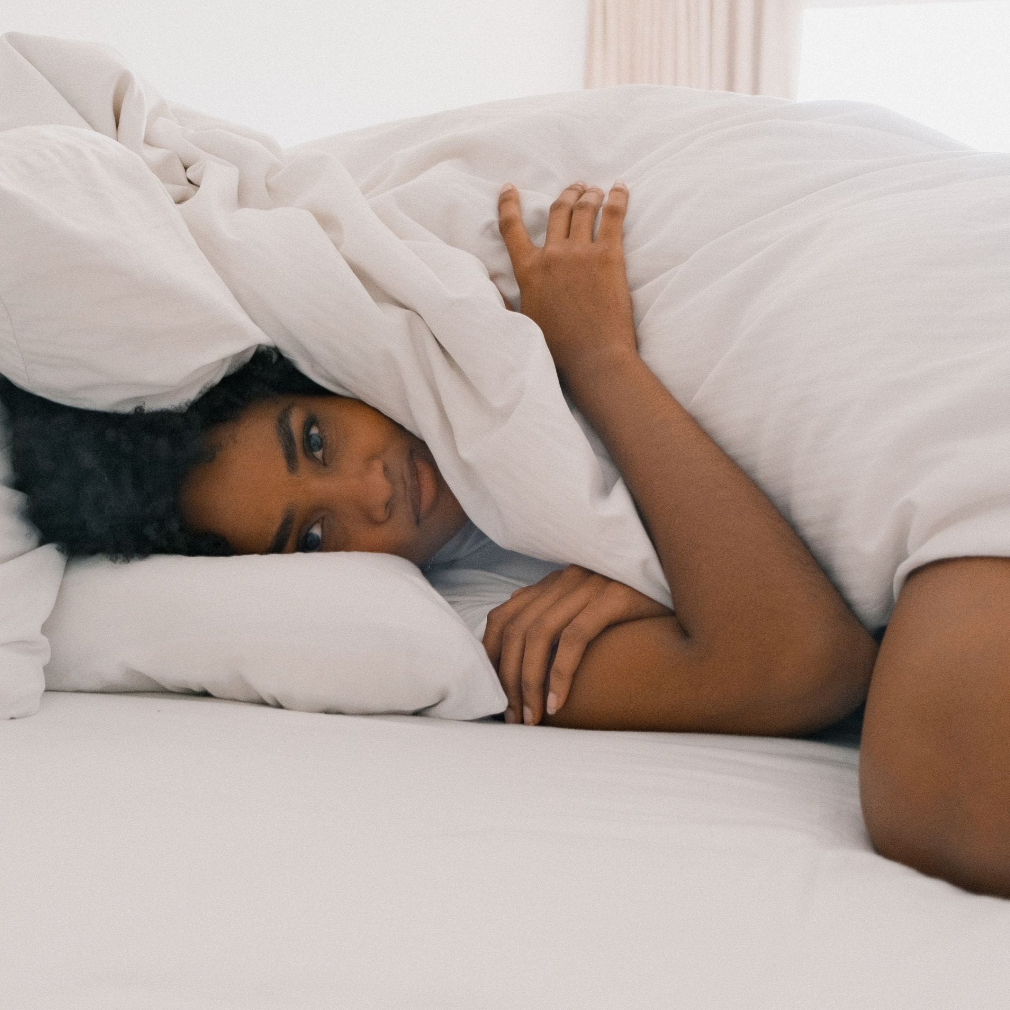 A Guide to Nurturing Yourself & Your Hormones Before Bed - The Sabi
